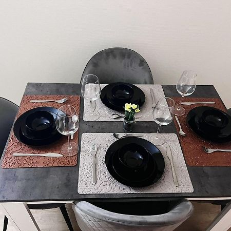 Logement Entier Chambre+Salon + Jardin & Terrasse Les Ulis Exterior foto